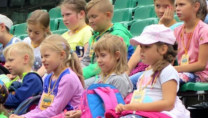 Aktorzy zagrali dla piotrkowskich maluchów