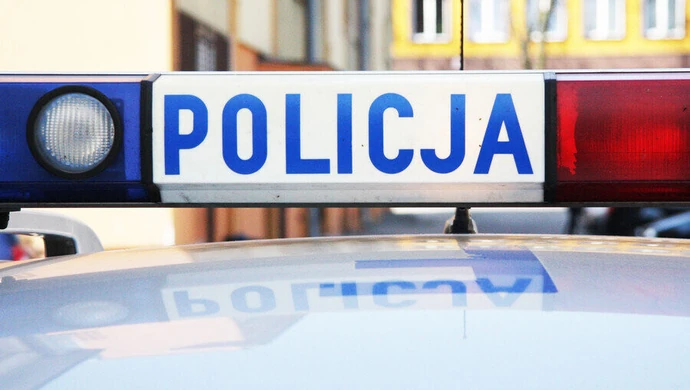 Kopali wiatę przystankową. Byli pijani 