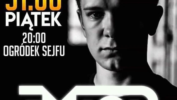 Młody raper na koncercie w Piotrkowie