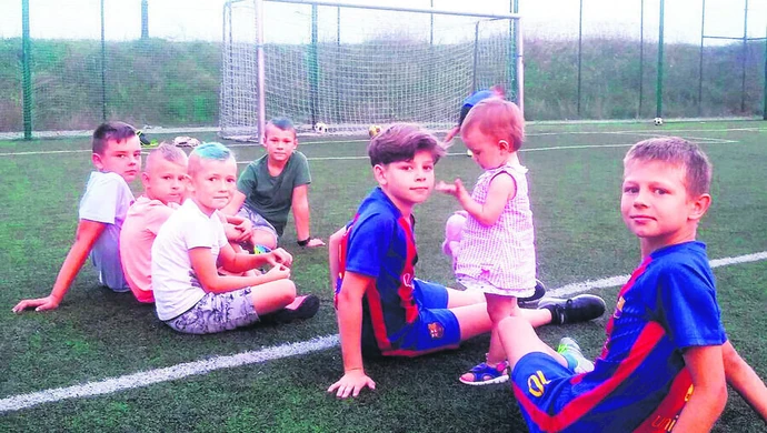 Wola Krzysztoporska: Badmintonowe mistrzostwa na orliku