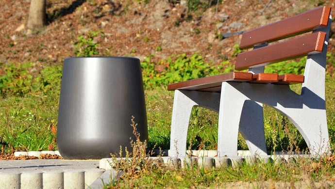 Jakie powinny być kosze na śmieci stosowane w przestrzeni miejskiej?