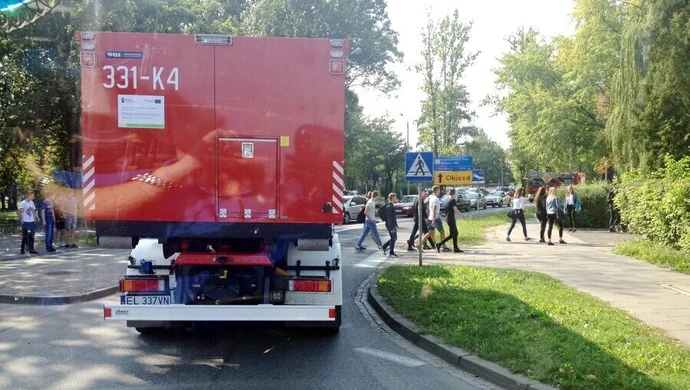 Uczniowie blokują ruch?