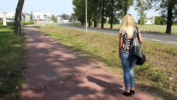 Ścieżka rowerowa na Łódzkiej w złym stanie