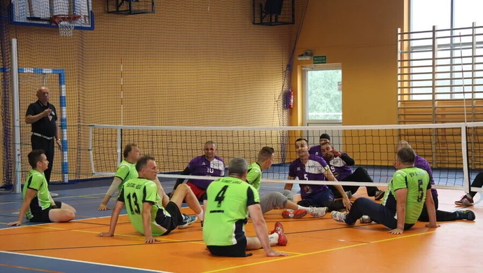 W siatkówkę można grać także na siedząco [WYNIKI]