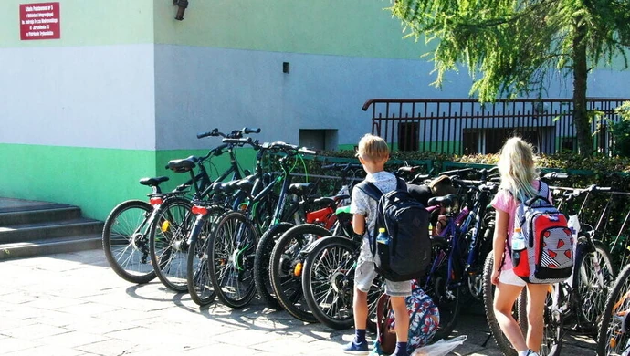 Podstawówki w Piotrkowie przepełnione. Dzieci kończą zajęcia nawet po 17.00