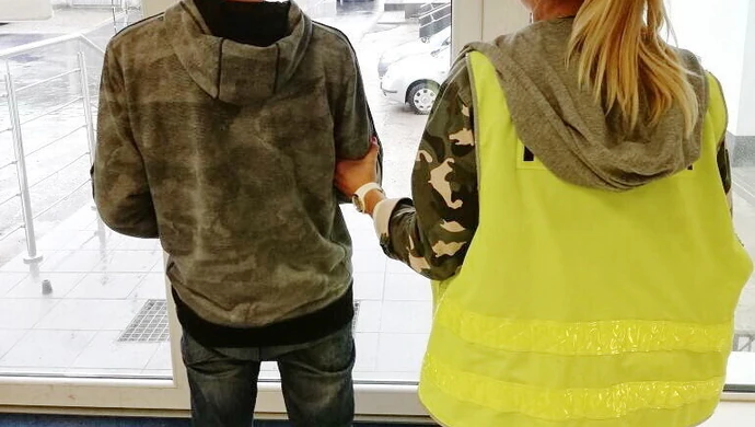 Kradł i prowadził samochód bez uprawnień. 31-letni piotrkowianin aresztowany 