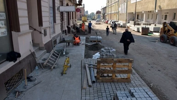 Ul. Sienkiewicza czeka na nowy asfalt