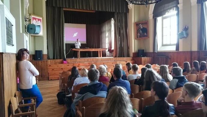 Chrobry "zwolniony z teorii"