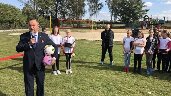 Nowe boiska w Goleszach otwarte