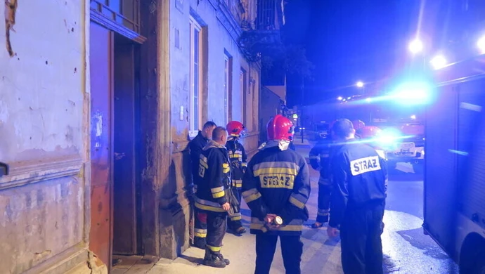 Piotrków: ewakuacja mieszkańców kamienicy przy ul. Wojska Polskiego