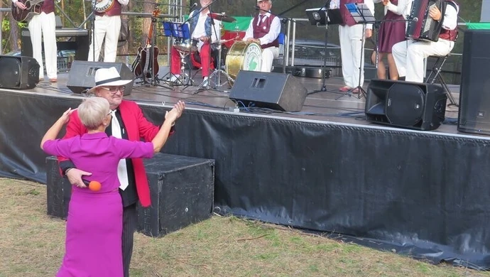 Tłumy w Ręcznie. Seniorzy dopisali