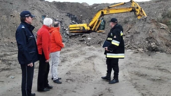 Są zarzuty za nielegalne składowanie śmieci w kopalni w Lewkówce 