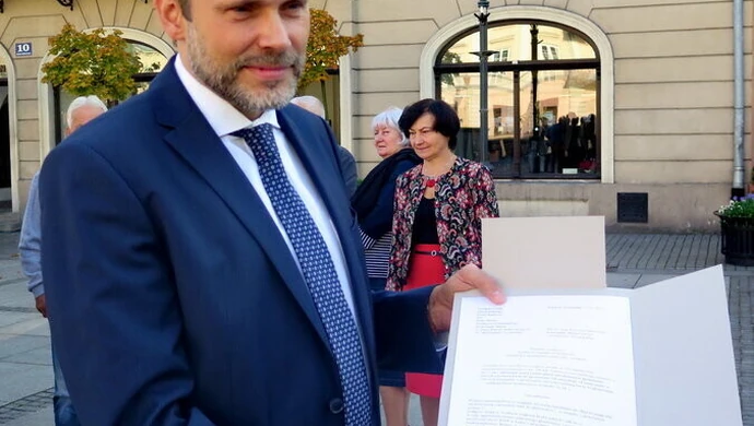 Grzegorz Lorek apeluje: "Nie sprzedawajcie swoich głosów"