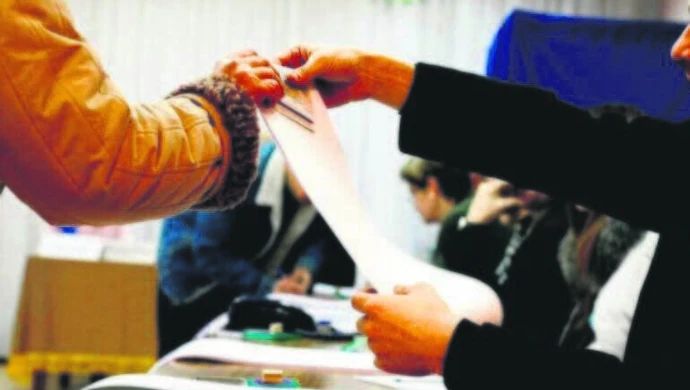 Dostali zarzuty za handel głosami