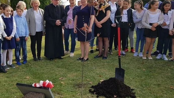 W Gomulinie posadzili Dąb Niepodległości