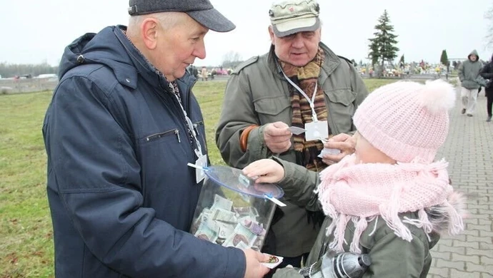 Będą zbierać datki na renowację cmentarza w Moszczenicy