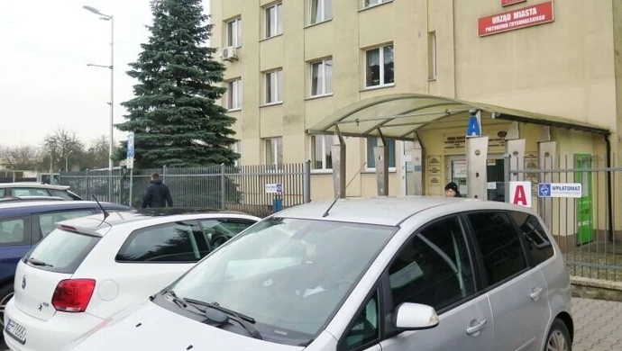 Referaty magistratu przeprowadzają się na Szkolną 