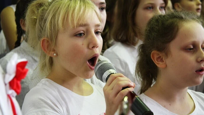 Szkoły świętują 100-lecie niepodległości: SP 16 i SP 2