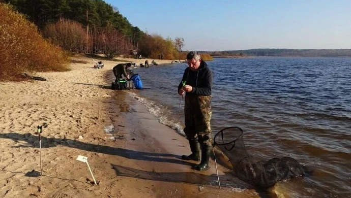 Sprzątali, wędkowali i grillowali 