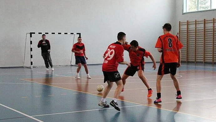 Wola Krzysztoporska: Zagrają o halowe mistrzostwo gminy