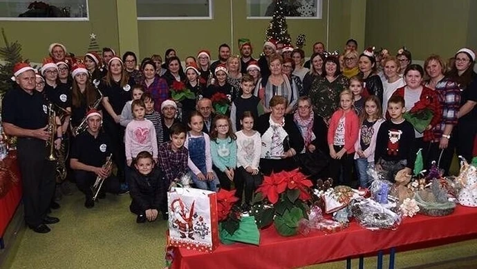 Bożonarodzeniowy kiermasz w Gomulinie