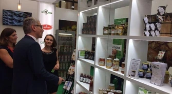 Łódzkie produkty spożywcze na chińskich stołach