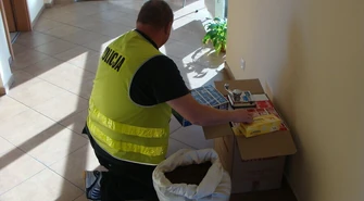 Zamiast warzyw sprzedawali papierosy