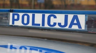 Ma na koncie kradzież z włamaniem, do tego podarł dokumenty procesowe 