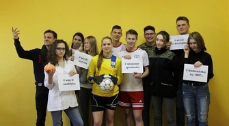 Co wyróżnia IV LO spośród innych szkół średnich?