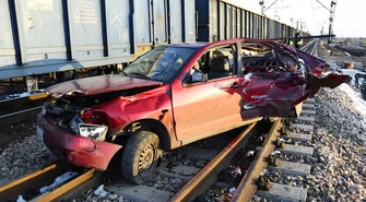 Pijany kierowca wjechał w pociąg