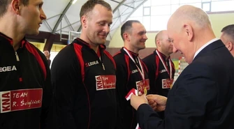 Mundurowi grali w Moszczenicy. Strażacy z Piotrkowa najlepsi! 