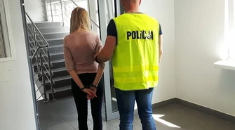 W biurze pośrednictwa kredytowego oszukali piotrkowiankę 