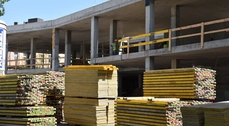 Mediateka pnie się w górę