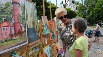 Happening artystyczny i zbiórka pieniędzy dla dzieci 