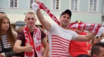 Przyjdźcie na Rynek! Strefa kibica znów zaprasza 