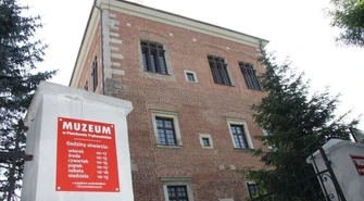 Konflikt w sprawie rocznicy parlamentaryzmu z Piotrkowem w tle