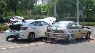 W Piotrkowie zderzyły się trzy auta