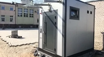 Podgrzewana i z systemem alarmowym. Nowoczesna toaleta stanęła za urzędem w Wolborzu