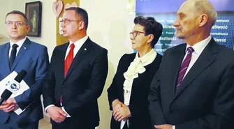 PiS obiecało pieniądze. Szpital w Piotrkowie wciąż czeka 