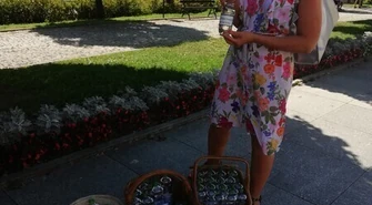 Radna - kandydatka rozdawała wodę 