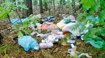 Nad Zalewem wciąż sterty śmieci