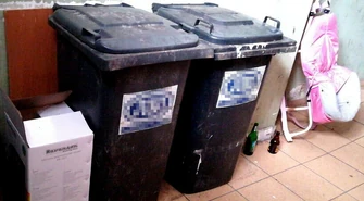 Czy śmieci zniknęły z klatki schodowej?