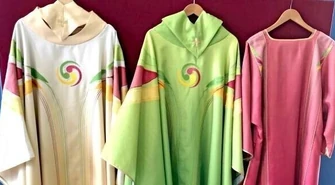 Piotrkowska firma uszyła szaty dla papieża