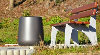 Jakie powinny być kosze na śmieci stosowane w przestrzeni miejskiej?