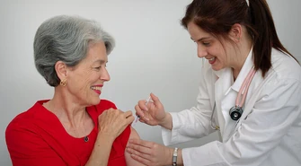 NFZ refunduje szczepionki dla seniorów 