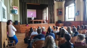 Chrobry "zwolniony z teorii"