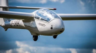 Zawody szybowcowe w Piotrkowie. Rycerz najlepszy