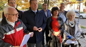 Zapomniany chodnik przy Szkolnej i Daniłowskiego