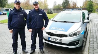 Pomogli człowiekowi z gwoździem w brzuchu 