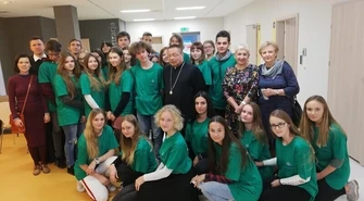 Ksiądz arcybiskup Grzegorz Ryś odwiedził Szpital Onkologiczny w Tomaszowie